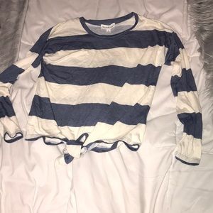 Striped front knot long sleeve 💍